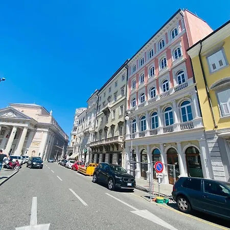 شقة Piazzaborsa Charme *