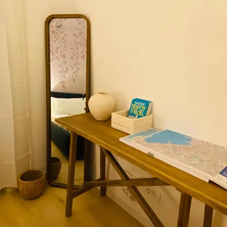 Piazzaborsa Charme Apartment Διαμέρισμα Τεργέστη
